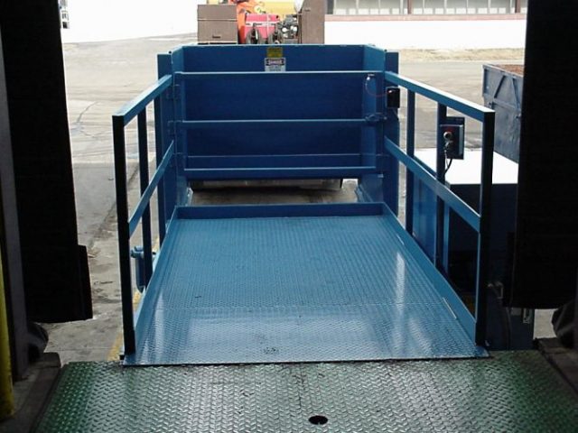 Stationary Compactors - Sebright Products Inc