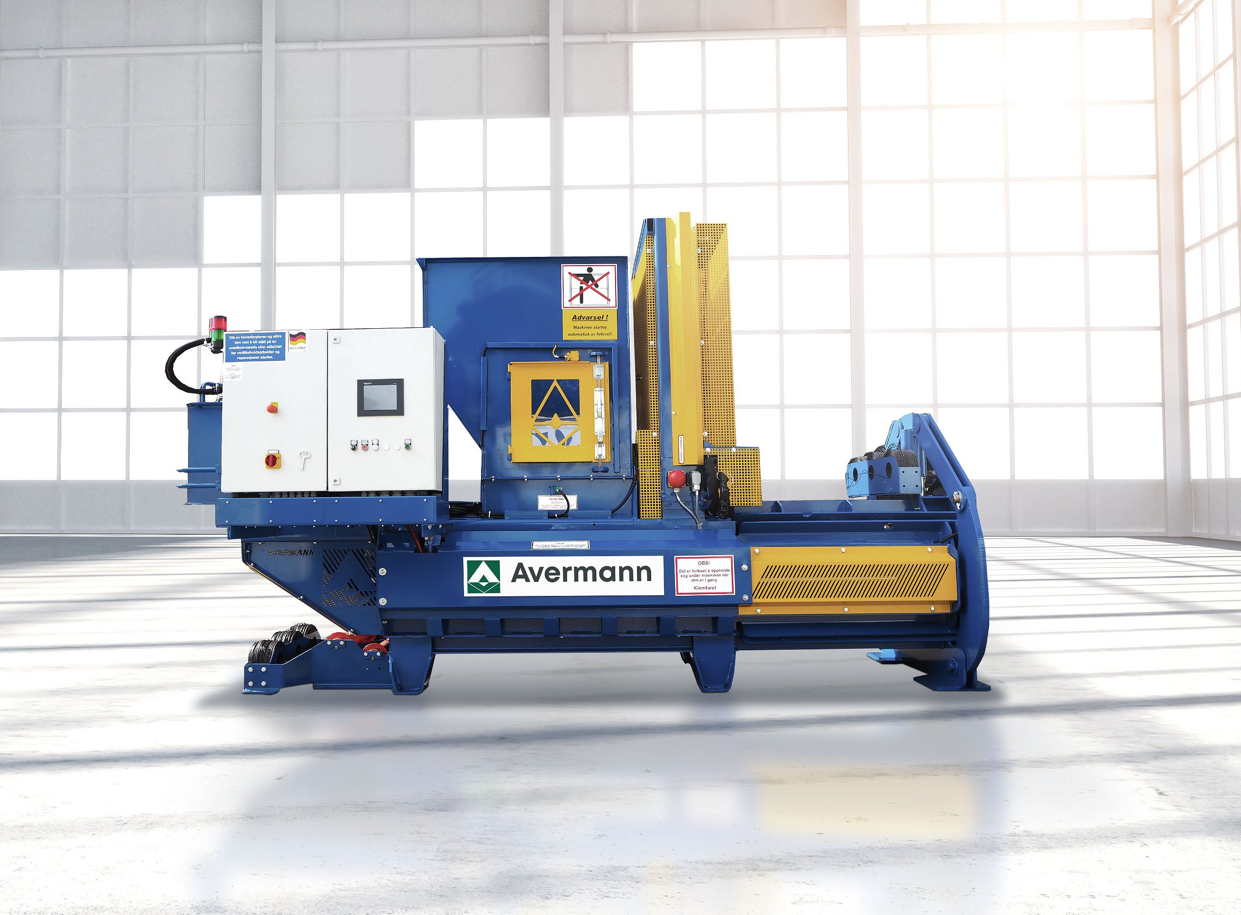 Empty warehouse showroom Horizontal auto-tie Baler Sebright - Avermann